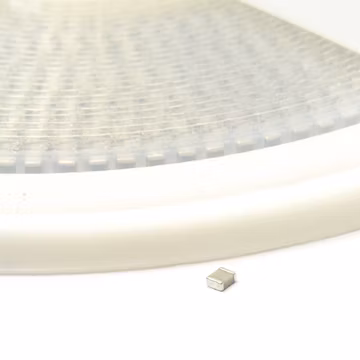 高品質セラミックコンデンサ 1206 10NF 3.3NF 500V